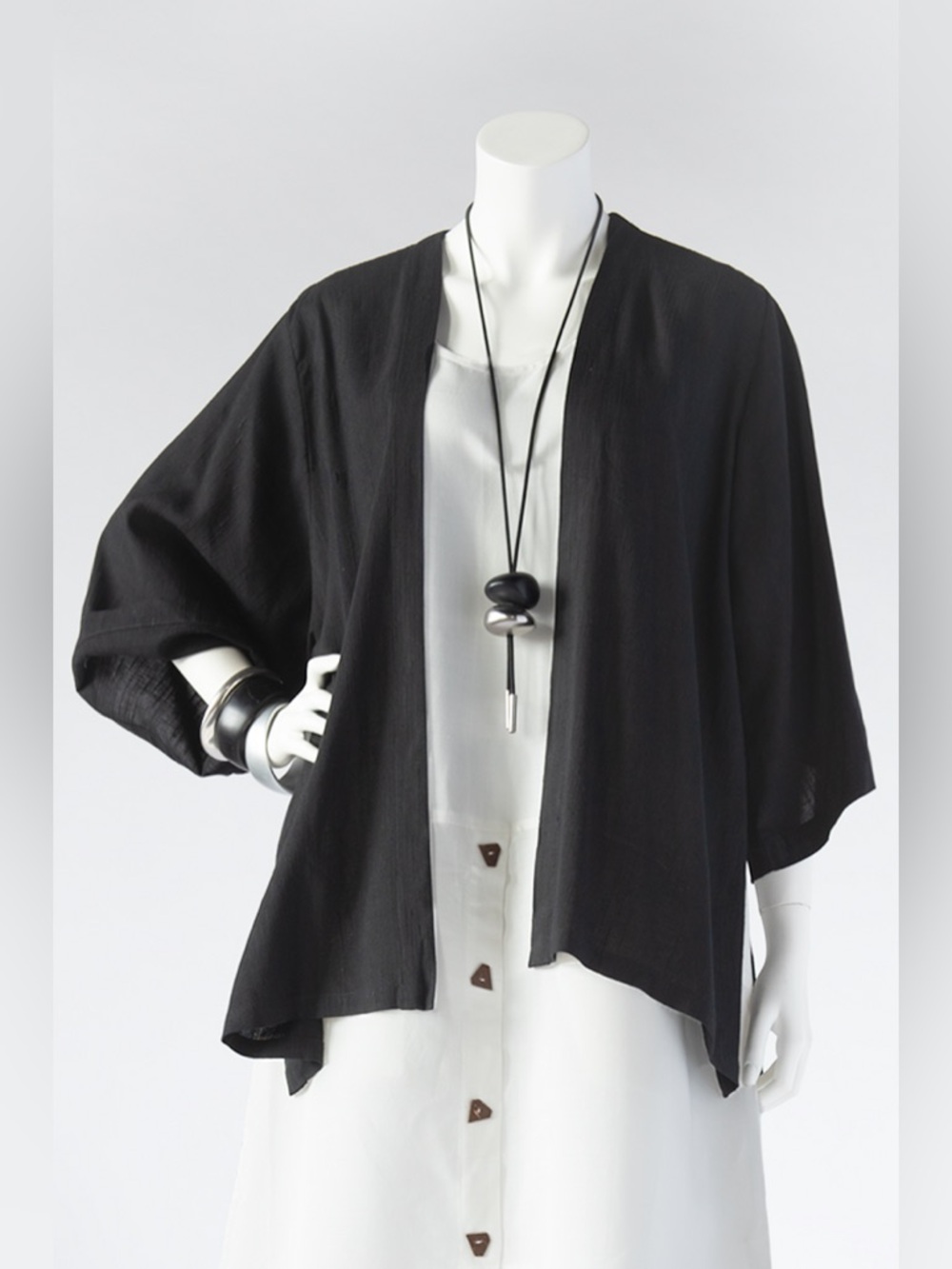 Kaliyana Linen Blend SHORT KIMONO JACKET in Black Papyrus